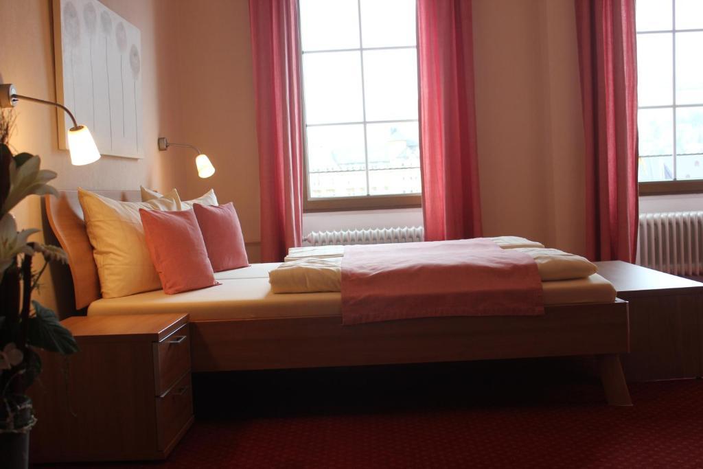 Hotel Roemischer Kaiser Bernkastel-Kues Room photo